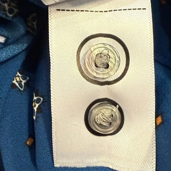 UNTUCKit Women's Natalie Button Front Shirt Blue Geometric Print 0 Classic - Picture 6 of 14